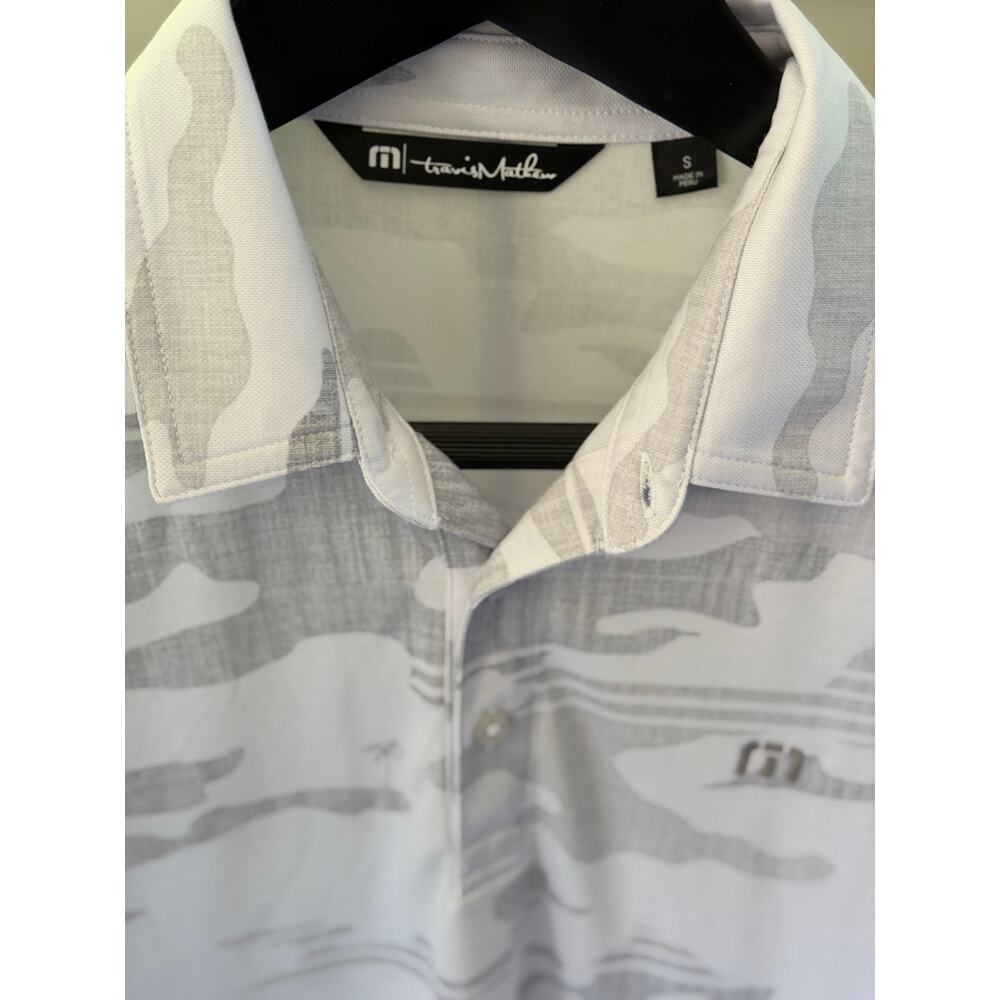 TravisMathew Beachside Stealth Golf Polo Shirt - White Camo - Men's Small NWOT - Picture 3 of 3
